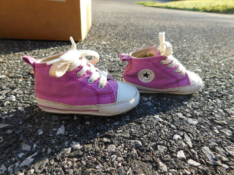 Zapatos de cuna Baby Converse All Star Chuck Taylor First Star High Top púrpura talla 2 Foto 3 de 4