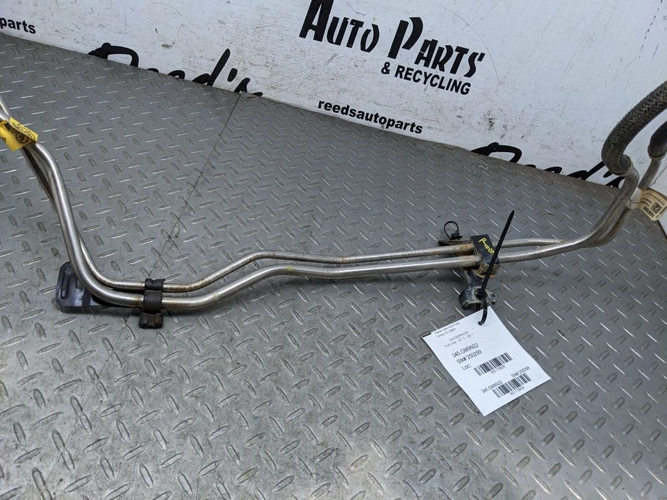 GMC SIERRA 2500 HD 2020-2025 6,6 L diésel alimentación de combustible y manguera de retorno Pip117 Foto 3 de 4