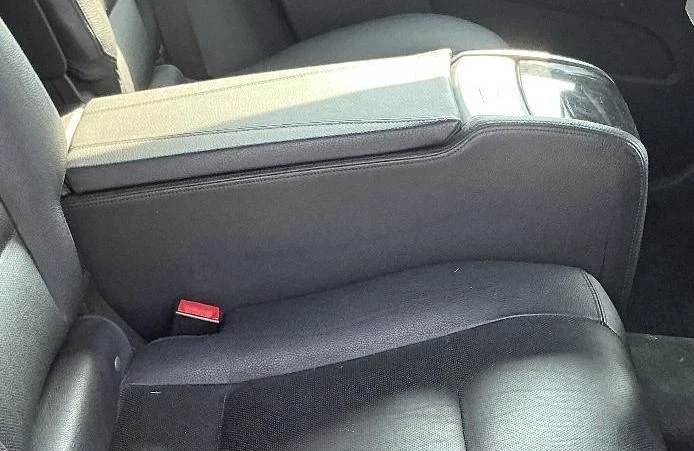 BMW 550i GT Fits 2012 Rear Console Black Leather LCSW 852669 Foto 4 de 4