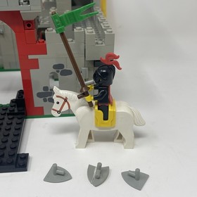 Lego Set 6073 Knight's Castle Missing Pieces W/ Instructions