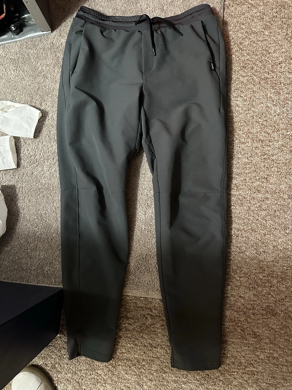 UNRL Sweatpants Mens Medium Performance Tech Pants Jogger Tapered Softshell