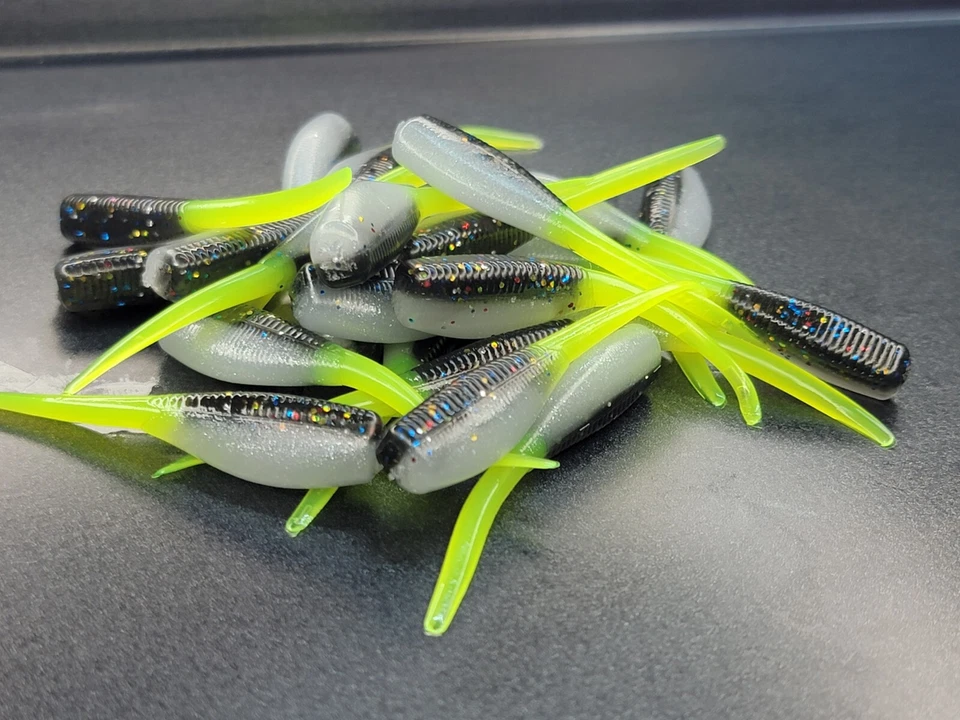 (24) 2" CAZADOR DE LOSAS "Threadfin/Chart" GRUBS CEBO PLANTILLAS MIERDA PANFISH BEBÉ SHAD Foto 2 de 2