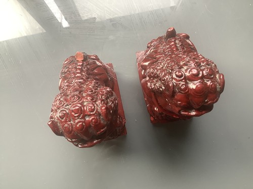 Pair Of Vintage Chinese Guardian Lions Red Resin Foo Dog Figurines - Picture 5 of 7