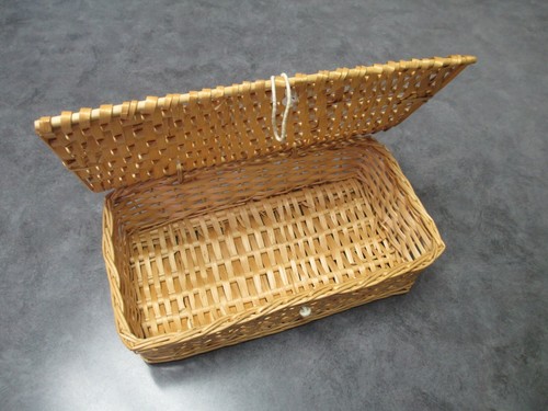 Basket with Lid, Woven Wicker / Rattan Wood Storage Basket - Picture 7 of 11