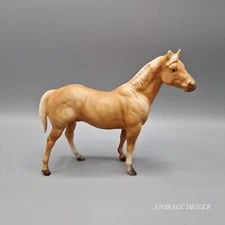 Vintage Breyer Classic Quarter Horse Family Palomino Model Horse Figure 5.5" x7"