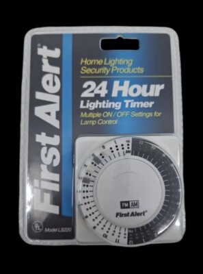 First Alert 24 Hour Lighting Timer Model LS220 Home Security Prevention Plug In