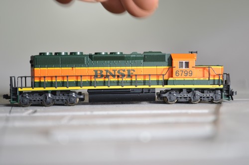 Motor KATO SD40-2 BNSF BURLINGTON NORTH SANTA FE DC escala N 88434 | Condition: Used