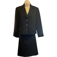 Vintage Harvé Benard 2 Piece Black Skirt Suit Women's Size 8 Classic Career Wear