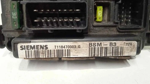 T118470003 Porta Fusibili per CITROEN XSARA PICASSO 2.0 HDi 2003 3900598 - Foto 2 di 10