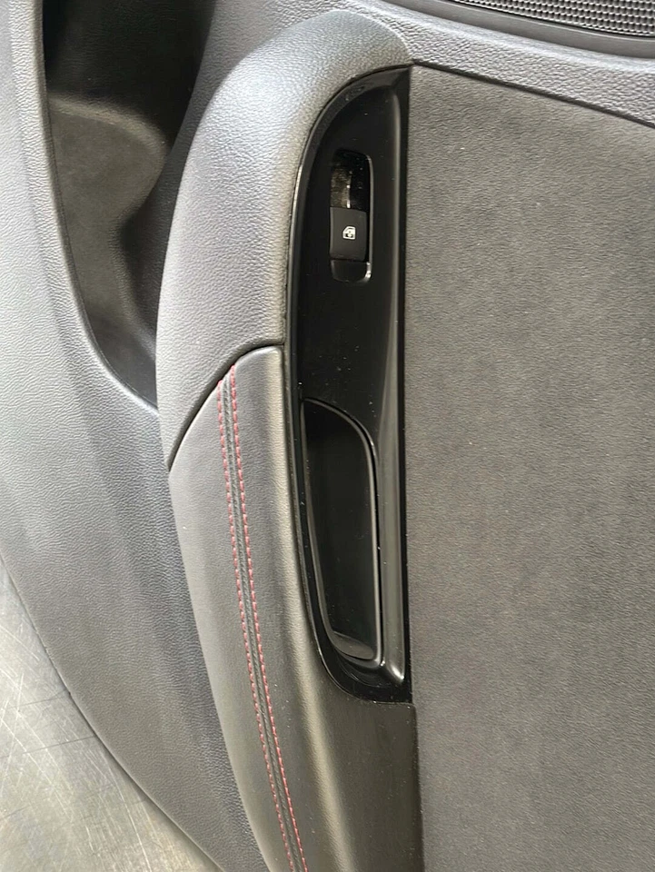 Chevrolet SS 2015 lado del pasajero lado derecho interior panel de puerta OEM 92282894 #56 Foto 3 de 4