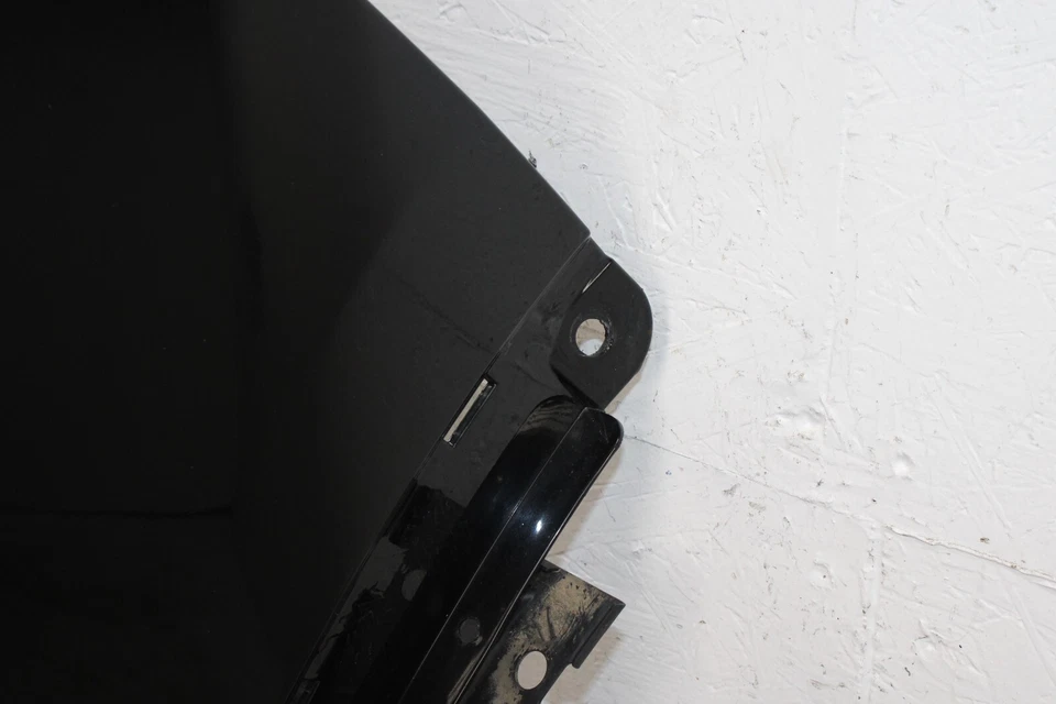 Capa de para-choque traseira 2013-2017 Nissan Juke Nismo RS (KH3) OEM JQ37 - Imagem 2 de 4