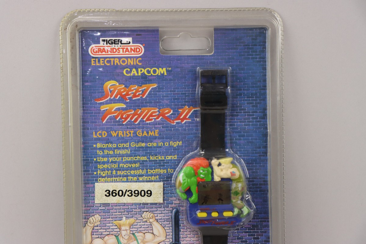 1993 Tiger Electronic Capcom Street Fighter II LCD Wrist
