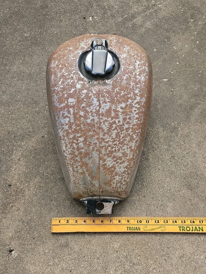 Tanque de gasolina usado para motocicleta "SIN MARCA" Harley-Davidson Kawasaki Chopper Bobber Foto 3 de 4