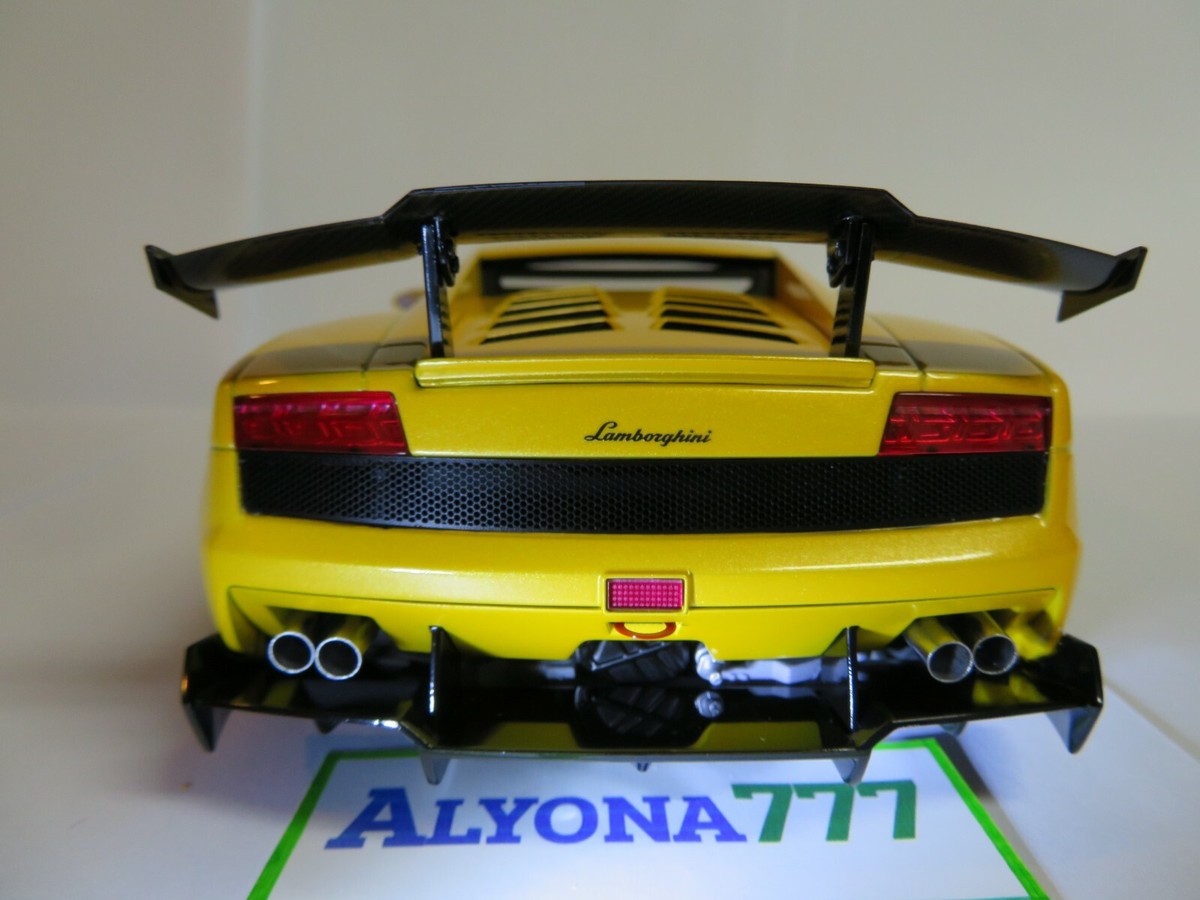 AUTOart 1/18 LAMBORGHINI Gallardo SUPER TROFEO LP560-4 AUTOart 1/18 LAMBORGHINI Gallardo SUPER TROFEO LP560-4