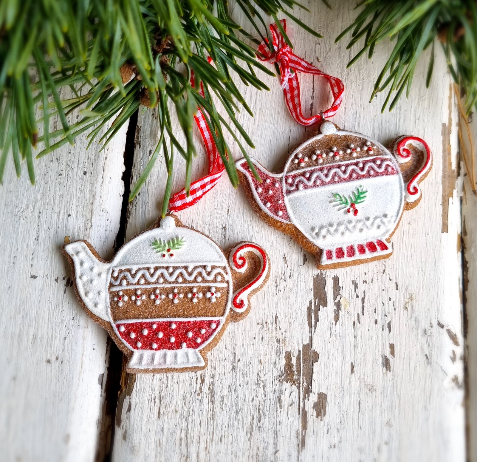 Set of  2 Gisela Graham Scandi Gingerbread Teapot Christmas Tree Decorations