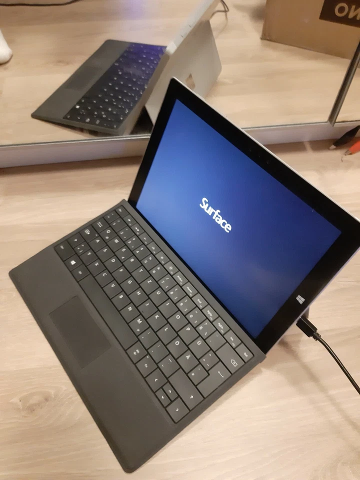 Microsoft Surface 3 Tablet , Atom x7-Z8700 1.6GHz 4GB 64GB SSD Win10 - Bild 2 von 3