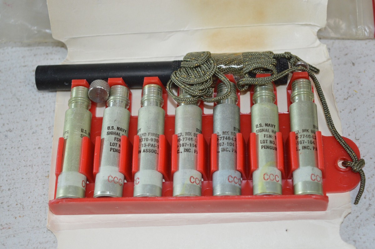 Vintage 1967 MK 79 Mod 0 Illumination Signal Kit Vietnam Era
