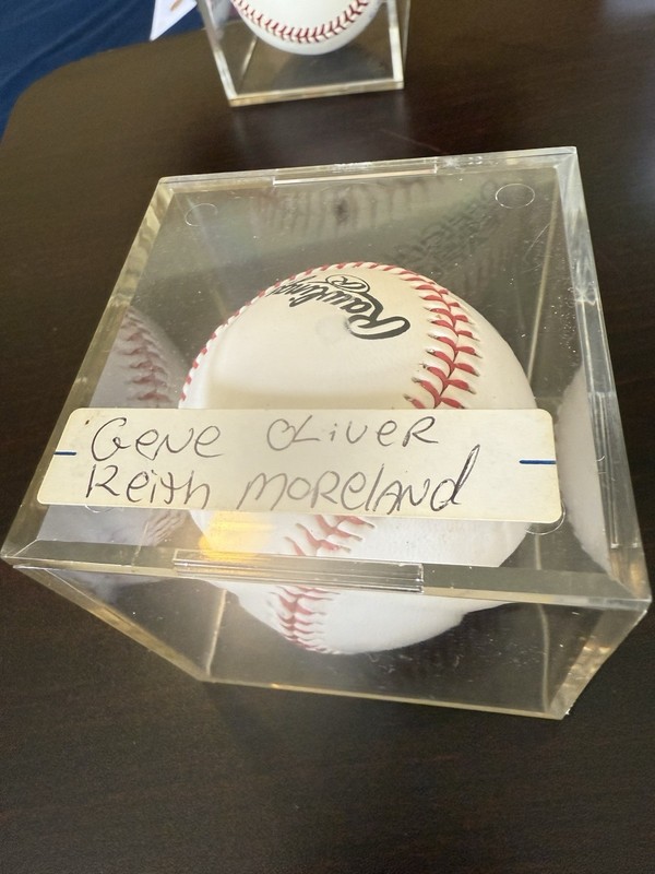 Gene Oliver& Keith Moreland Signed Baseball Rawlings, Chicago Cubs Players
