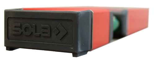 SOLA LSB16 Big Red Aluminum Box Beam Level with 2 60% Magnified Vials, 16-Inch - Picture 4 of 4