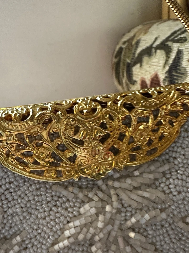 Bolso de Noche de Colección Hecho a Mano Blanco con Cuentas Cierre Dorado Cartera de Boda Nupcial - Francia Foto 3 de 4