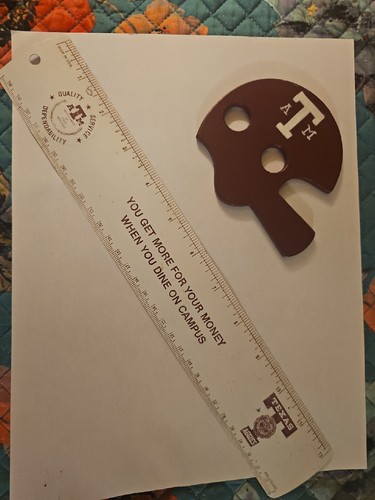 Texas A&M, casco de madera Aggies cajero automático y una regla, medida, 2 artículos - Imagen 1 de 6