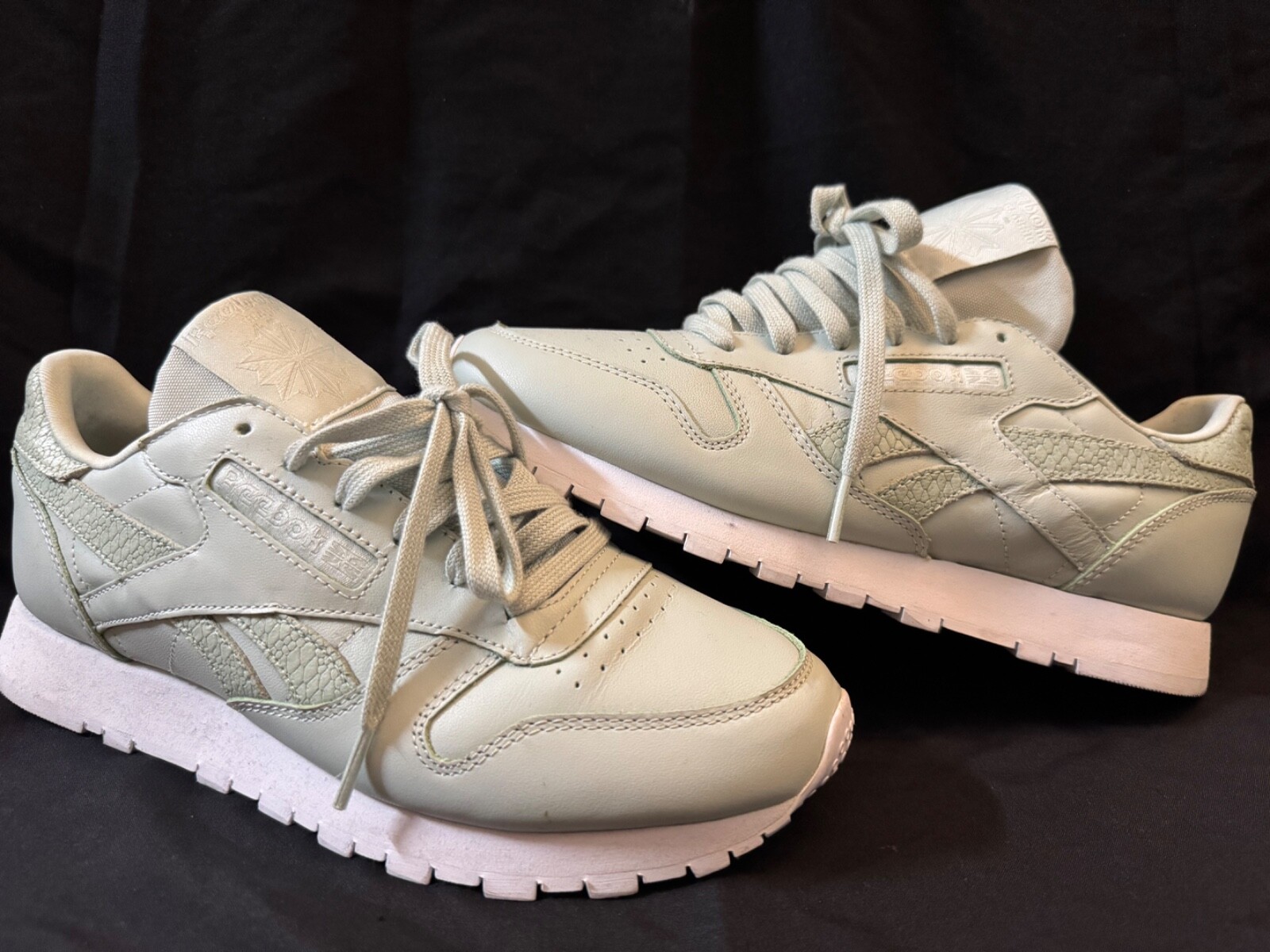 Women’s Reebok Classic Sneakers in Sea Green - Size 8.5