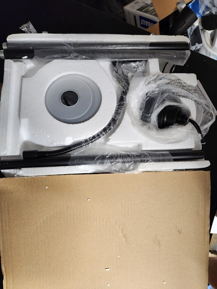 Lámpara de Pie Portfolio con Luz de Lectura, Ligera, Interruptor de 3 Vías ACABADO NEGRO Foto 2 de 3