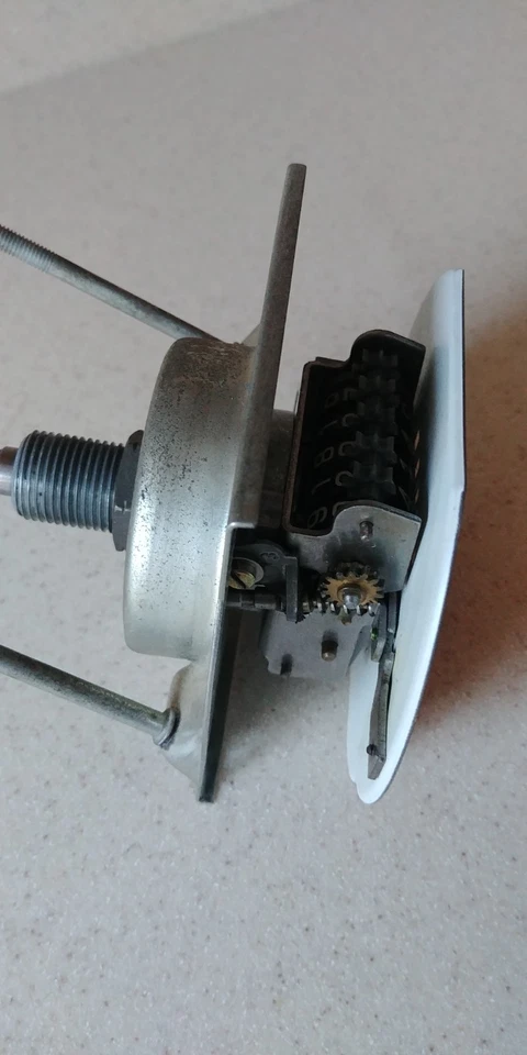 BMW 2002 calibre E10 1974-1976 odómetro en kilómetros, mira, barato Foto 4 de 4