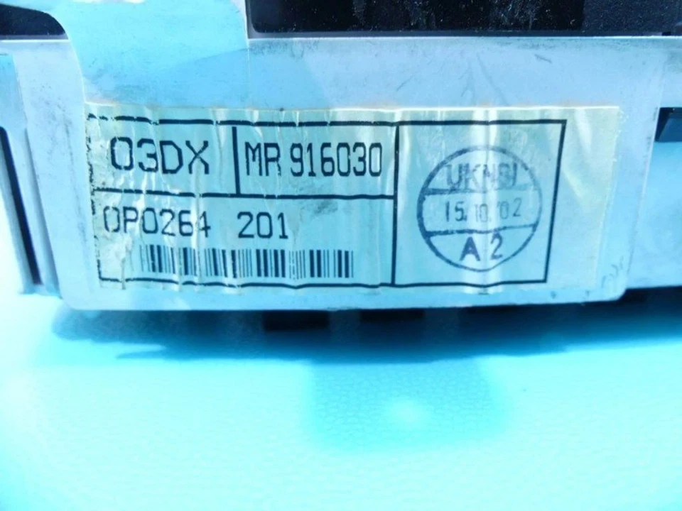 Mitsubishi Carisma 2003 diésel velocímetro cabina MR916030 85kW - Imagen 2 de 4