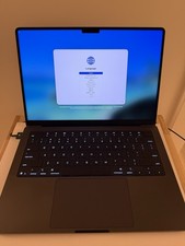 Apple MacBook Pro 14 M5 Chip 16GB 512GB SSD 1...