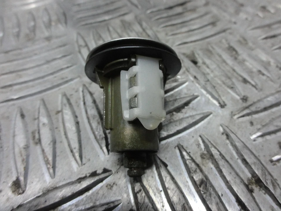 OEM CITROEN PEUGEOT  CITROEN ZX PEUGEOT 405 DOOR LOCK CYLINDER  9926.W7 — 第 2/4 张图片