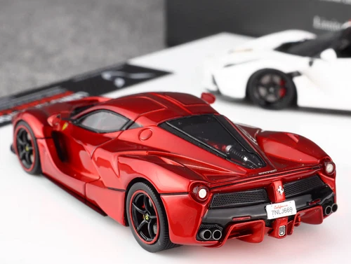 DMH 1:64 Resin car model Ferrari LaFerrari Volcano Red+Pearl White Set - Picture 4 of 11