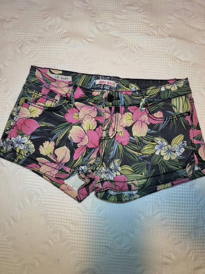 Hot Kiss Cici Juniors Shorts Floral Denim Tropical Stretch Daisy Dukes Size 13 - Image 2 of 4