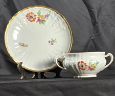 KPM Berlin Bouillon Soup Cup & Saucer Set Hand-Painted Blumenbouquet Butterfly 3