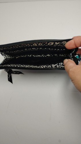 Vera Bradley Wallet was a Crossbody-Missing Strap ~ Camofloral Retired Pattern - Picture 4 of 7