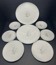 Style House Fine China Simplicity 8 Pc Dinnerware Set - 2 Place Setting Japan