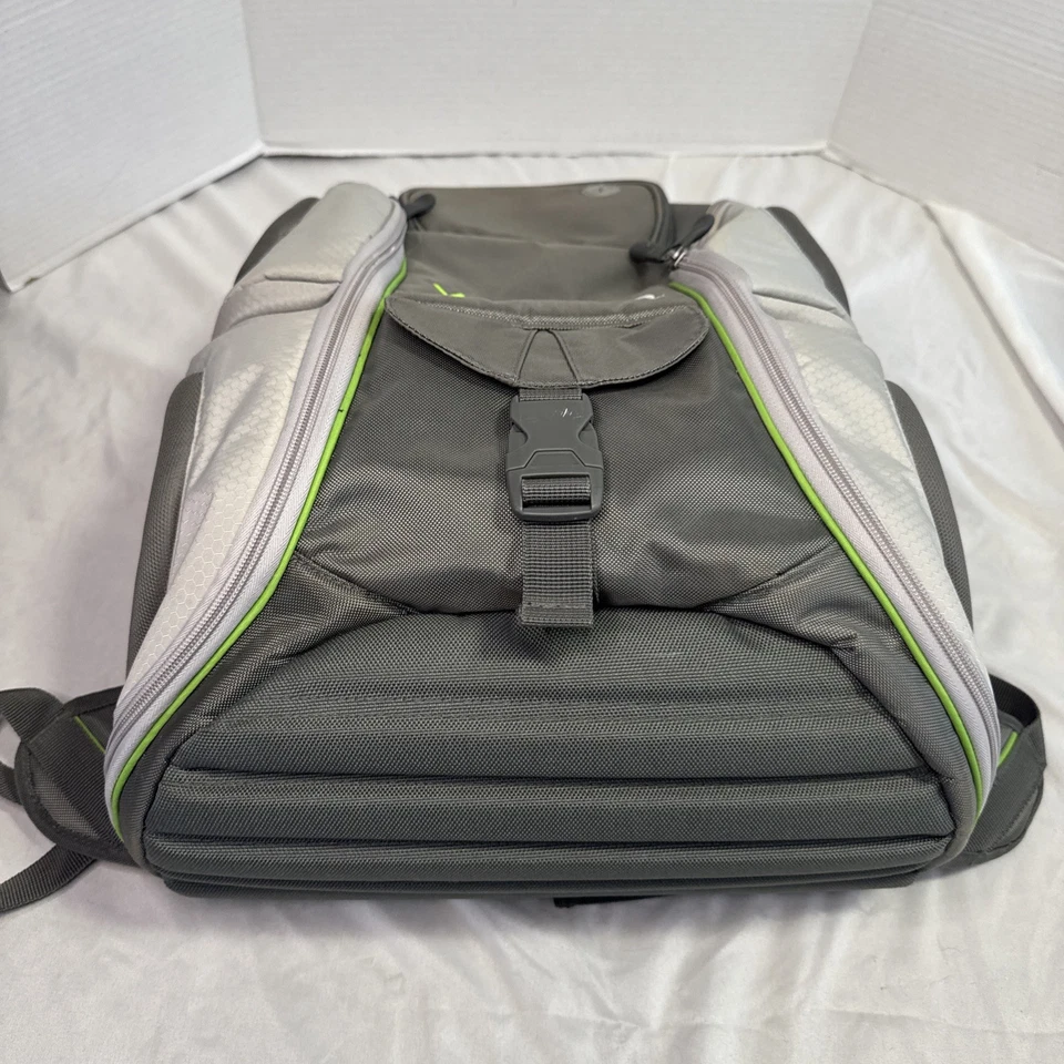 Consola Xbox 360 Mad Catz Negra/Accesorios Mochila Bolso Foto 4 de 4