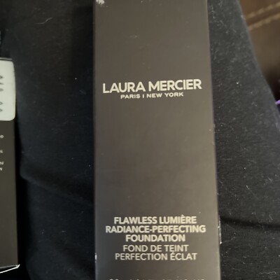 LAURA MERCIER Flawless Fusion Ultra-Longwear Foundation - 2W2 Butterscotch- 1oz
