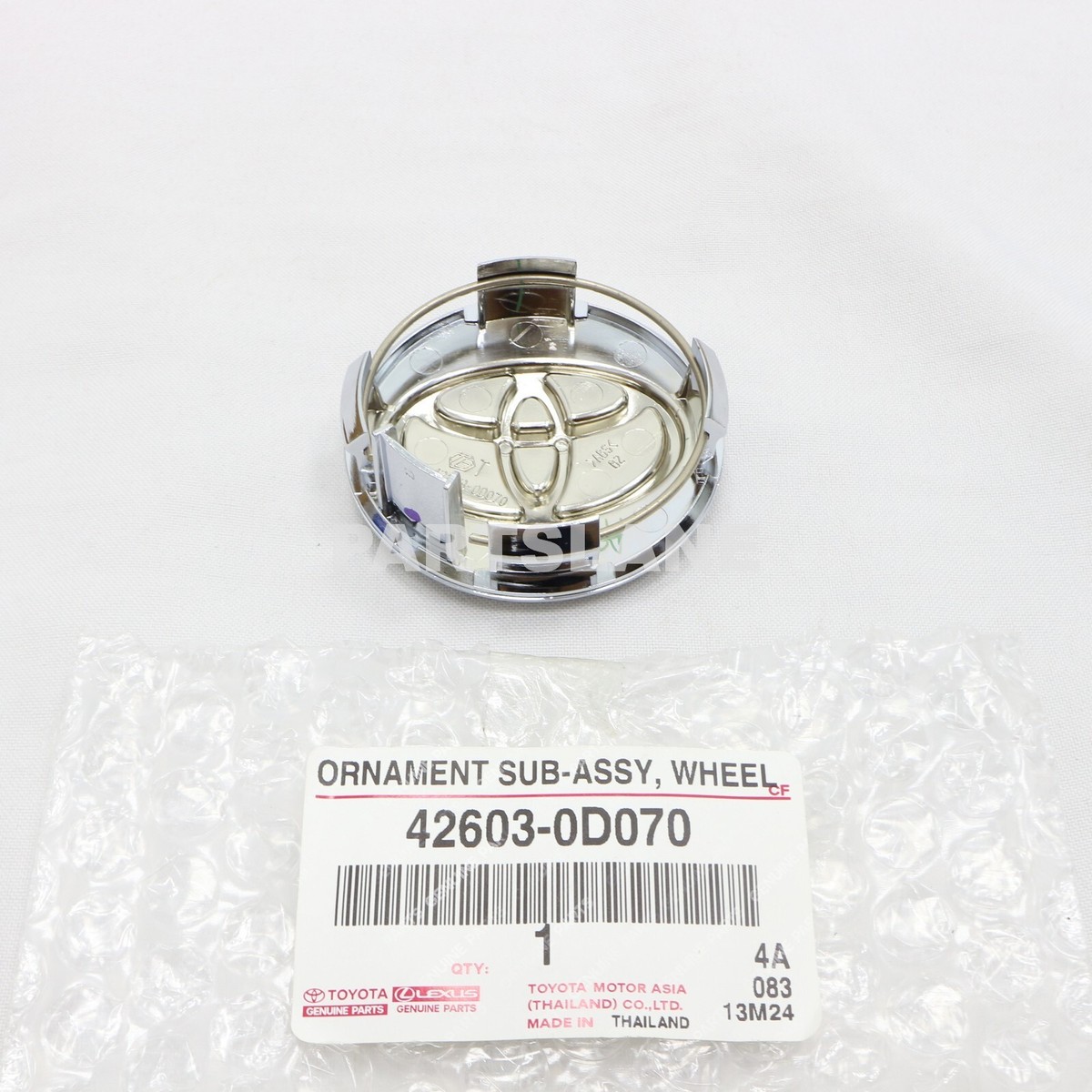 42603-0D070 Toyota OEM Genuine ORNAMENT SUB-ASSY, WHEEL HUB