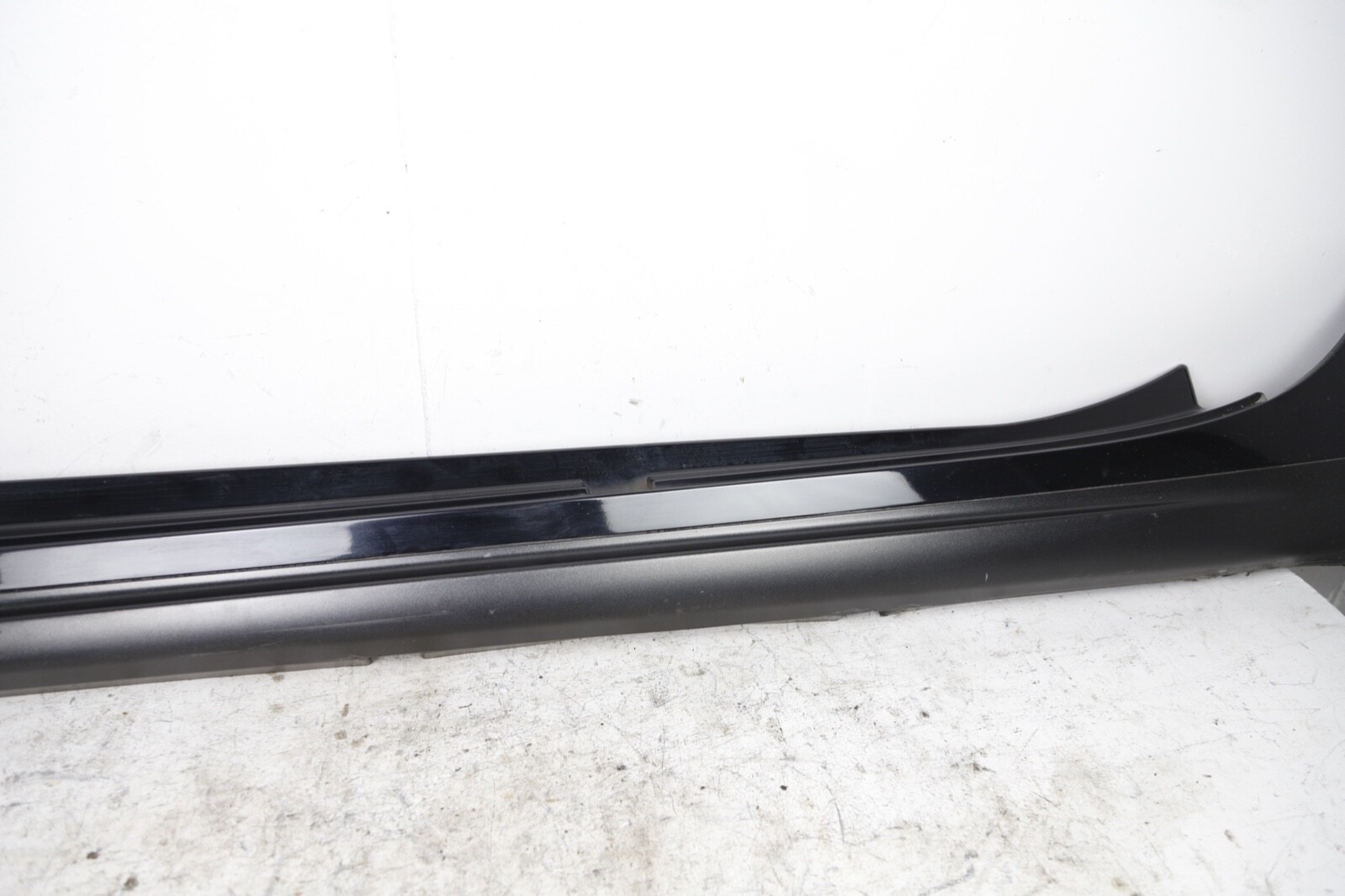 14-20 MASERATI GHIBLI DRIVER SIDE SKIRT ROCKER PANEL MOLDING NERO BLACK 820A OEM