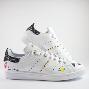 stan smith con scritta