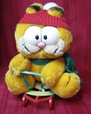 Vtg 1981 Dakin Garfield Takes Mountain Sledding Sled 8" Christmas Stuffed Plush