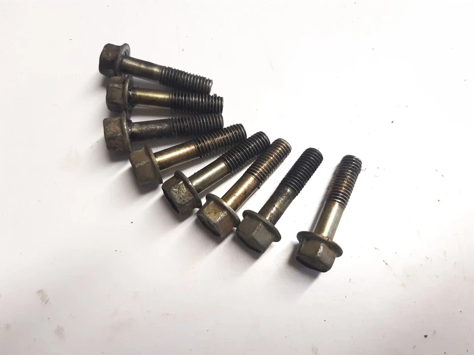 vis de culasse de moteur Mitsubishi g400pvy de tondeuse kaaz lm480 - Photo 1/1