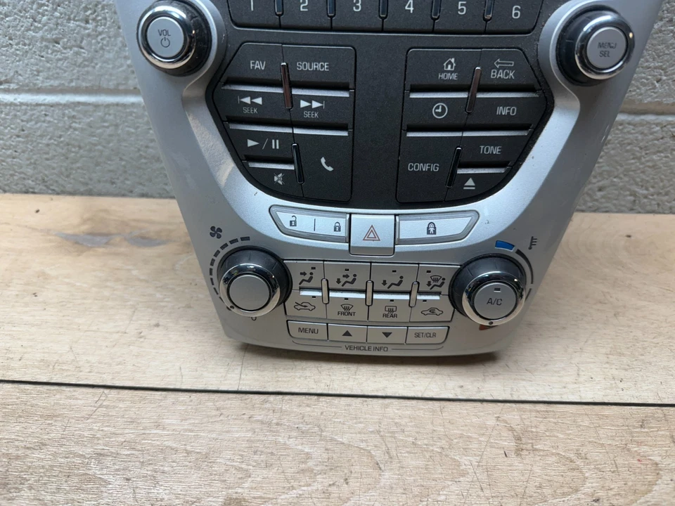 GMC TERRAIN CHEVROLET EQUINOX OEM RADIO FACE CLIMATE CONTROL PANEL BEZEL - Image 2 of 4