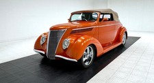 1937 Ford 85 Deluxe Cabriolet