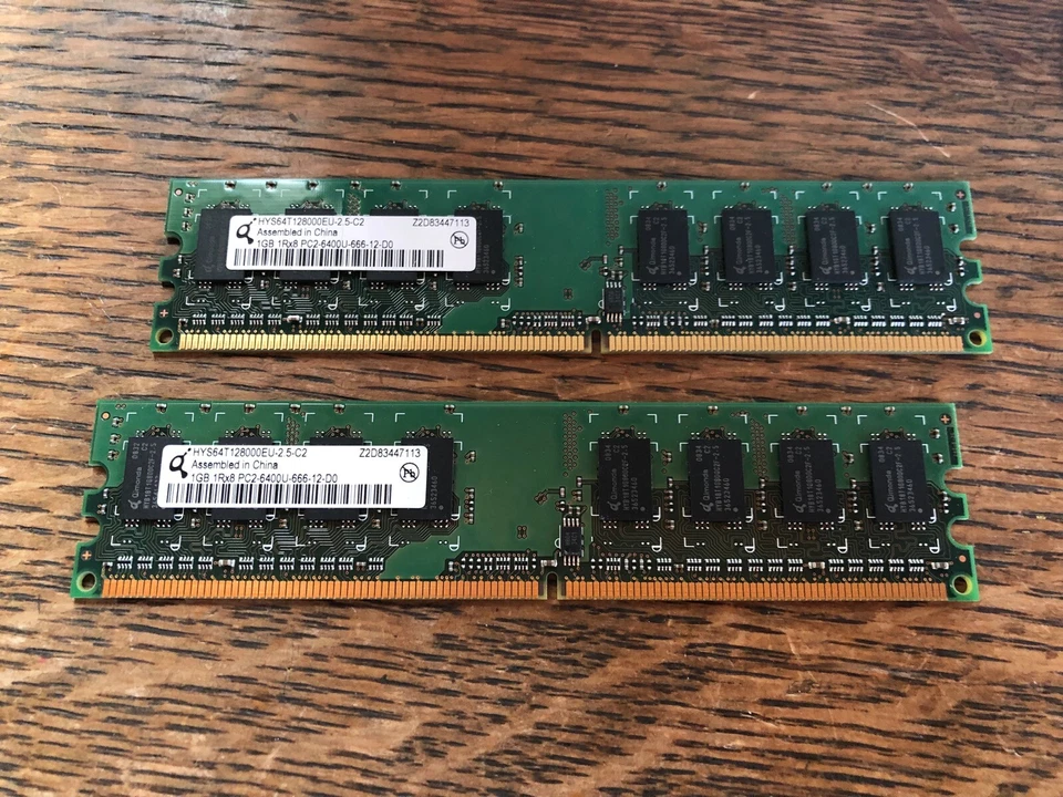Lote 2 Memoria RAM 2RX8 PC2-6400U-666-12D0 1GB HYS64T128000EU-2.5C2 Foto 1 de 2