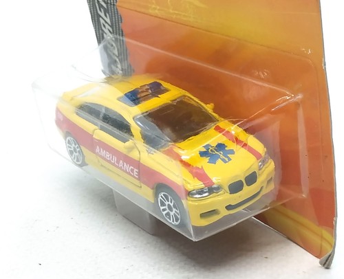 Majorette BMW M3 Belgium Ambulance - Yellow Red 1:59 3" in Long Package - Picture 3 of 4