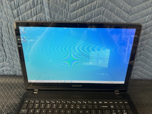 Samsung Notebook 5 15.6" (1TB HDD, Intel Core i5 7th Gen., 8GB RAM) ( A87) - Picture 2 of 15