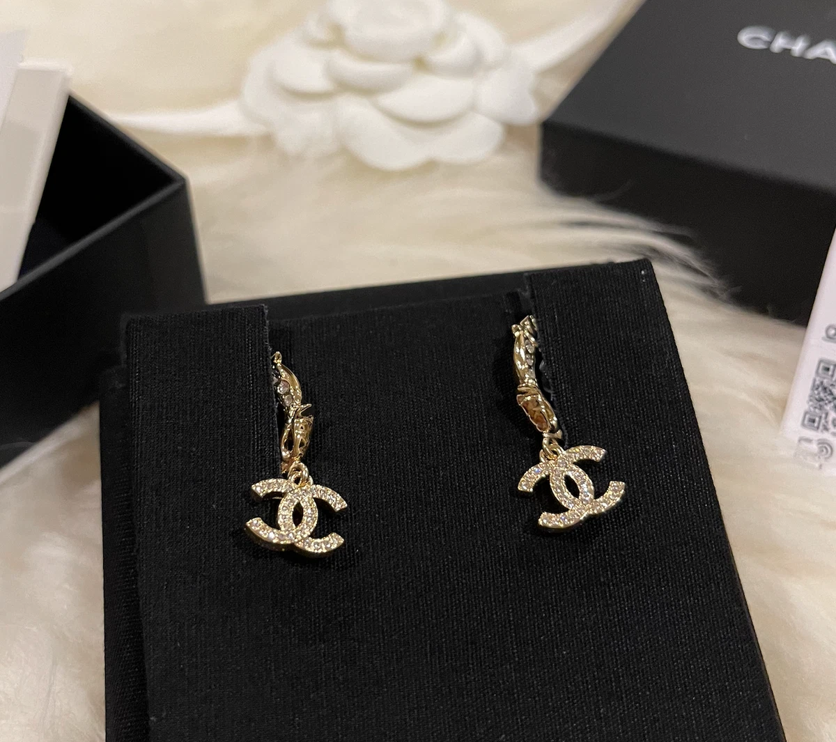 chanel hanging earrings cc logo