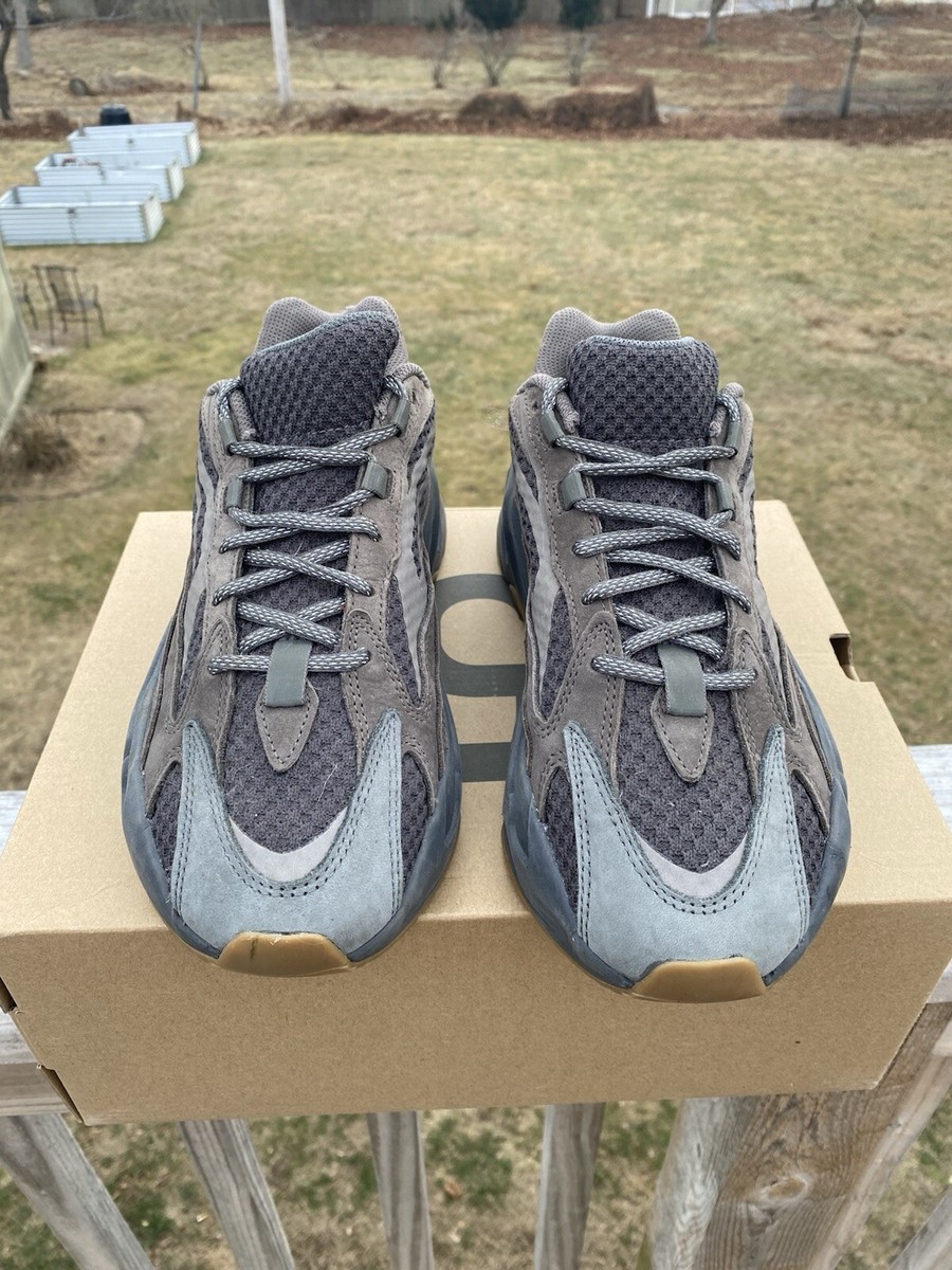adidas gazelle silver green womens Adidas Yeezy Boost 700 V2 Geode Pre-Owned